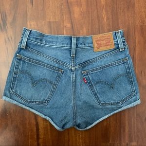 LEVI’S High waisted shorts